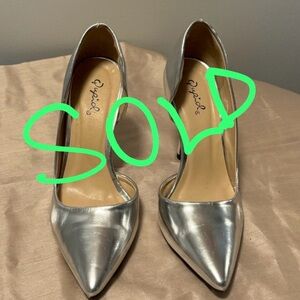 Women’s silver Pointy Heels